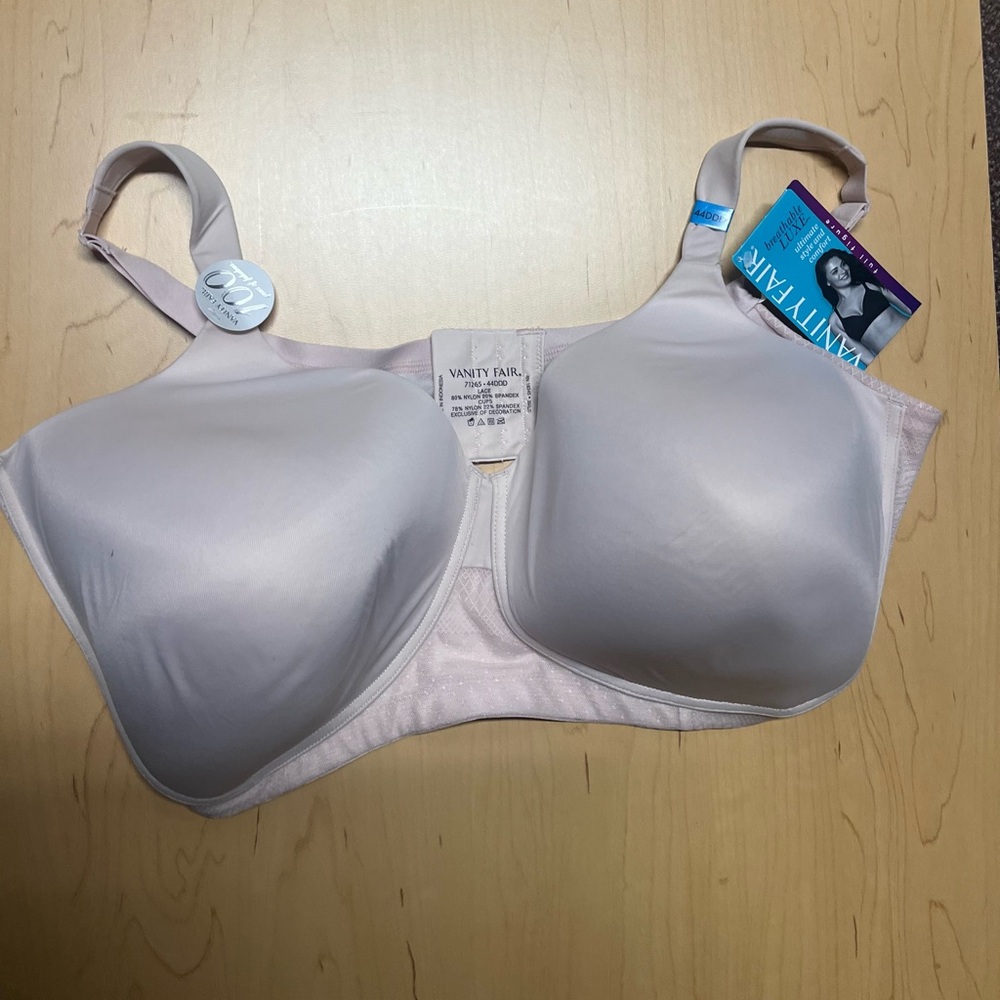 Vanity Fair Women's Light Pink Bra size 44DDD